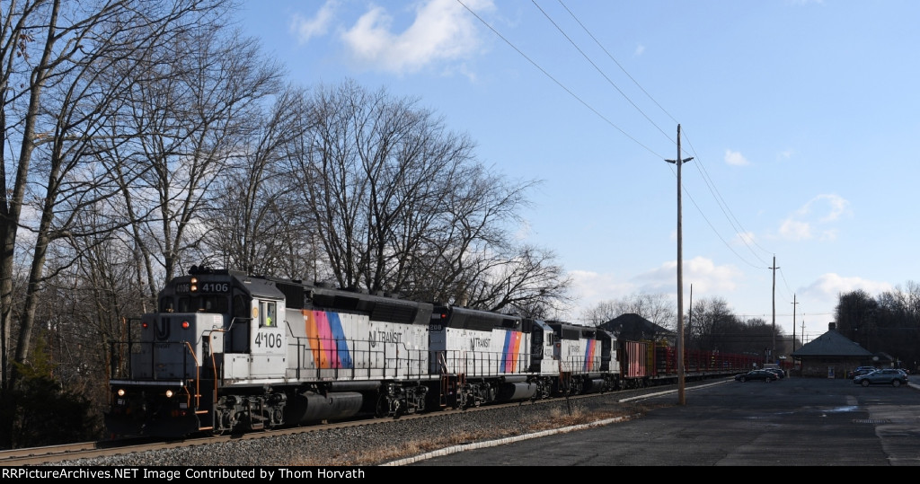 A NJT welded rail train heads west towards Annandale to drop off rail